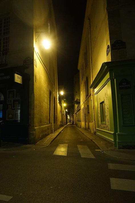 #France #Paris #Street #dark #darkstreet #mysterious #light #abandoned #warm #aesthetic #atmospheric #grunge Y2k Horror Aesthetic, Uk Grunge Aesthetic, Old Street Aesthetic, Old Grunge Aesthetic, Dark French Aesthetic, Grunge City Aesthetic, Video Dark, Grunge City, New Grunge