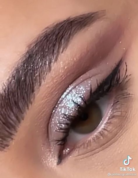 Sparkly Dress Makeup Look, Prom Makeup For Light Green Dress, Makeup Looks Shimmery, White Sparkly Eye Makeup, Silver Shimmery Eye Makeup, Homecoming Makeup Glitter, Silver Eye Makeup Aesthetic, Silver Prom Eye Makeup, Prom Makeup Elegant