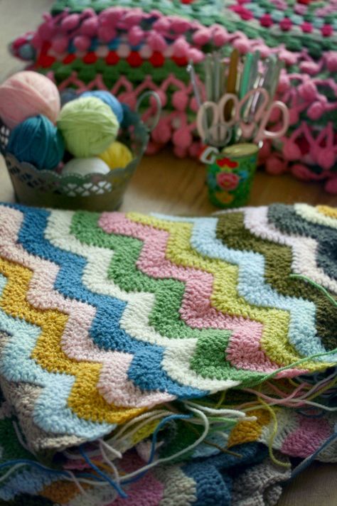 Taking It Easy...... Coco Rose Diaries, Throw Blanket Pattern, Blanket Ideas, Crochet Throw Blanket, Manta Crochet, Blanket Patterns, Crochet Throw, Crochet Stitches Patterns, Crochet Home