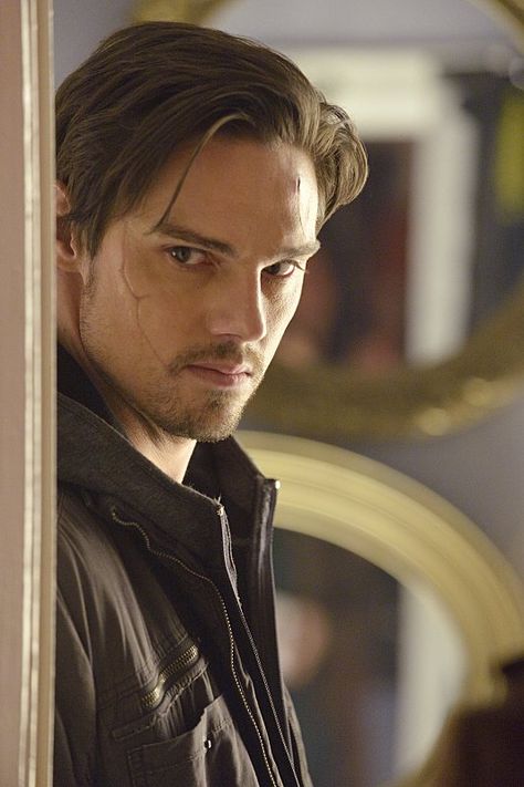 25 Pictures of Jay Ryan That Are Anything but Beastly Vincent Keller, Jay Bunyan, Vincent And Catherine, Seeing Red, Jay Ryan, Kristin Kreuk, Red Pictures, Tv Guide, The Cw