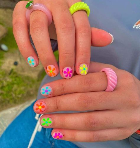 Shoe nails cute nails nail creative pretty nails nail art nail ideas nail designs shoe nails ... less ... less Bright Nails For Summer, Neon Summer Nails, Coachella Nails, Artsy Nails, Long Nail Art, Nails Art Designs, Retro Nails, Bright Summer Nails, Spring Inspo