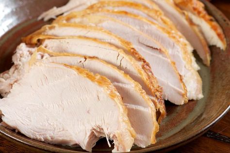 Precooked Turkey, Reheat Turkey, Turkey In Oven, Turkey Breast Crockpot, Cooking Turkey Breast, Turkey Leftovers, Turkey Tenderloin, Crockpot Turkey, Oven Roasted Turkey