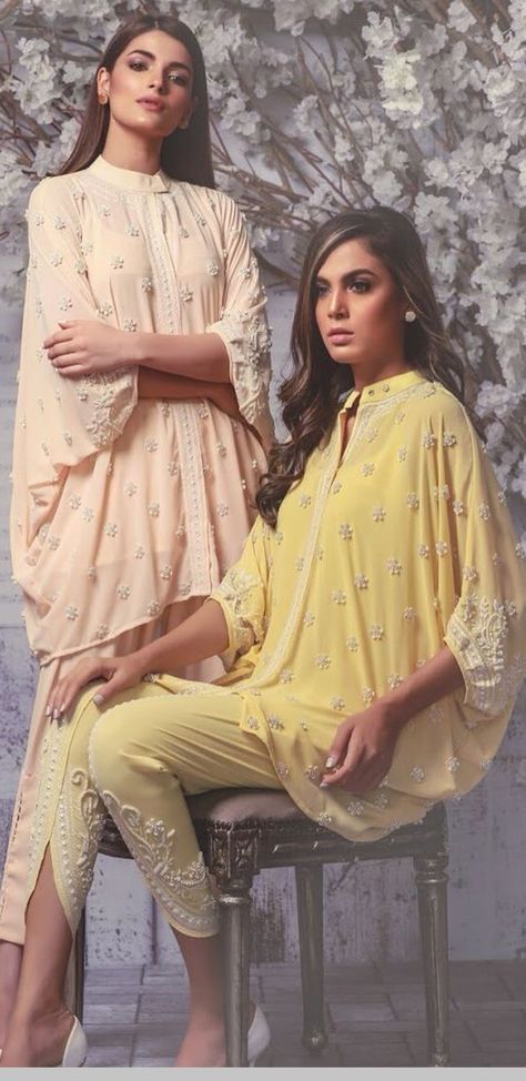 New fashian Stylish Pakistani Outfits Casual, Pakistani Western Outfits, Pakistani Clothes Design, Stylish Pakistani Outfits, Pakistan Outfits, Casual Pakistani Outfits, Latest Pakistani Fashion, Pakistani Couture, Pakistani Suit