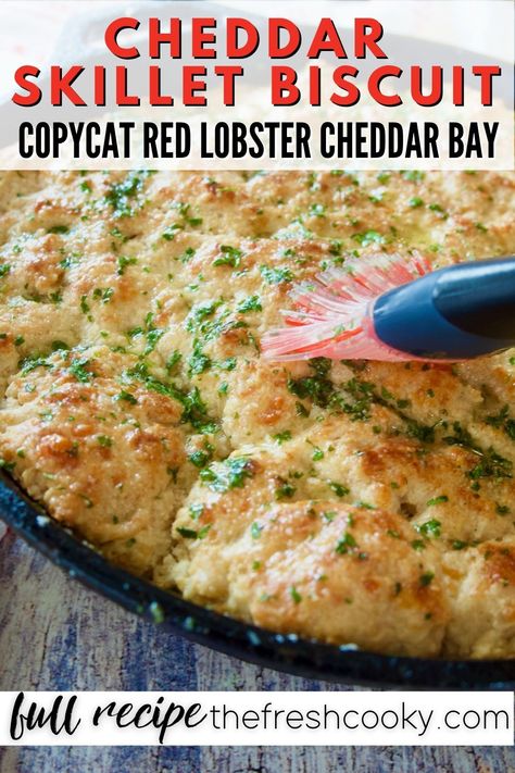 Copycat Red Lobster, Cheesy Biscuits, Red Lobster Cheddar Bay Biscuits, Red Lobster Biscuits, Cheesy Biscuit, Homemade Comfort Food, Cheddar Bay Biscuits, Cheddar Biscuits, Biscuit Bread