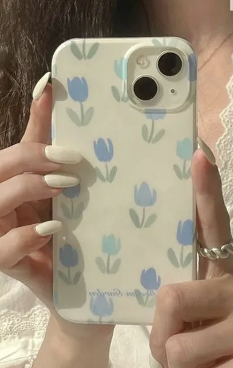 Iphone 12 Cover Aesthetic, Phone Aesthetic Cover, Cute Phone Cover Painting, Hand Painted Phone Case, Phone Case Painting Ideas, Mobile Cover Painting, Phone Cover Painting, Mobile Case Diy, Tulip Phone Case