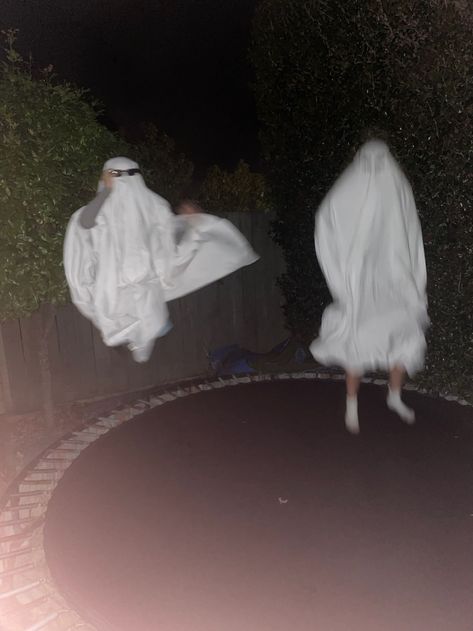 Ghost Trend, Best Friend Match, Sheet Ghost, Ghost Photography, Halloween Photo, Ghost Pictures, Ghost Photos, Halloween Photoshoot, Season Of The Witch