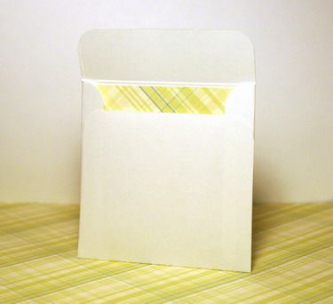 How to make a envelope that fits a 3x3 card Homemade Envelopes, Envelope Tutorial, Square Envelope, Square Envelopes, Diy Envelope, Paper Stuff, Creative Gift Wrapping, Cross Stitch Bookmarks, Envelope Template