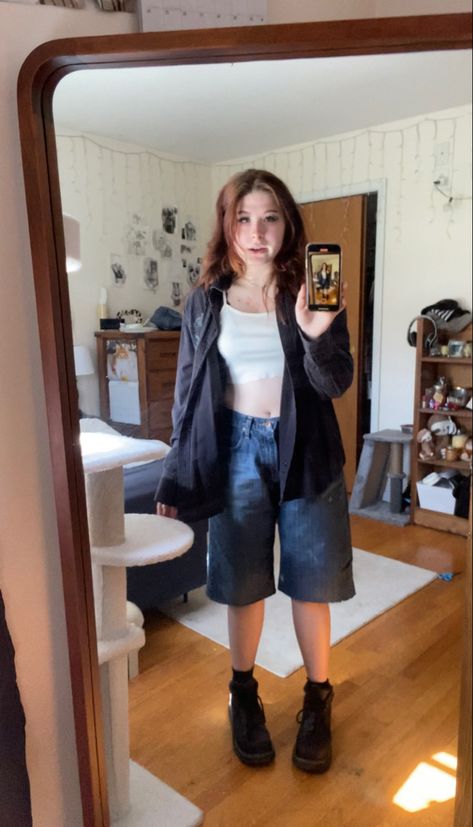 Doc Martens 90s Outfit, How To Style Low Docs, Low Doc Martens Outfit Aesthetic, Low Dr Martens Outfit Aesthetic, Doc Martens Outfit Summer Casual, Doc Martens Outfit Alt, Docs With Shorts, Docs With Jorts, 8053 Dr Martens Outfit