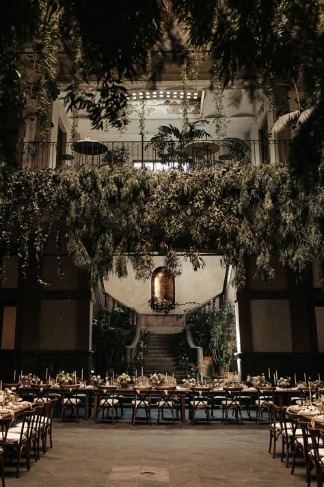 Jungle Wedding Aesthetic, Guanajuato Mexico Wedding, Wedding In Guadalajara, Wedding Venue Mexico City, Wedding In Mexico City, Mexico Wedding Decorations, Spanish Modern Wedding, Spanish Courtyard Wedding, Oaxaca Mexico Wedding