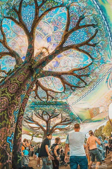 psytrance festival Psytrance Festival, Eleanor And Park, Concert Stage Design, Hippie Aesthetic, Rainbow Rowell, Psy Art, Shade Structure, Art Installation, Light Installation