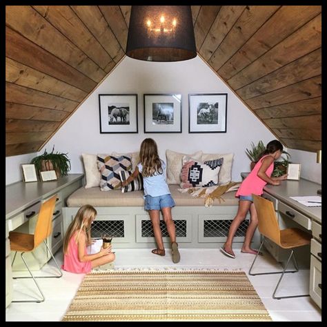 Work space Home Office Playroom, Modern Attic, Small Attic Renovation, Attic Makeover, Attic Office, Attic Renovation Ideas, Finished Attic, Attic Playroom, Attic Loft