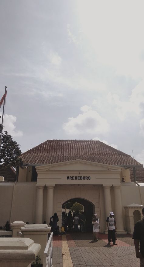 Benteng Vredeburg | Malioboro | Yogyakarta Malioboro Yogyakarta, Aesthetic Travel, City Aesthetic, Birthday Photoshoot, Outdoor Decor, Birthday, Travel, Quick Saves