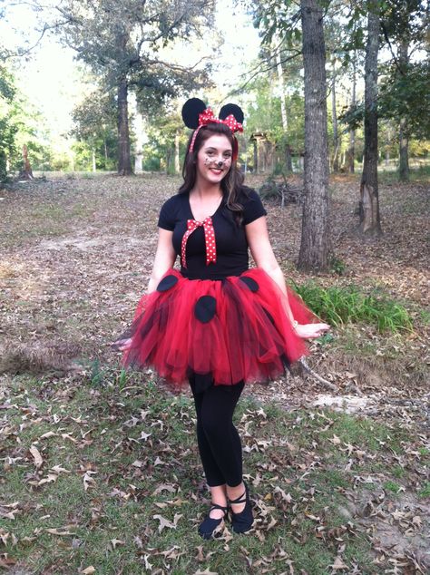 Cute and Simple Minnie Mouse Halloween costume! Minnie Mouse Halloween Costume, Mouse Halloween, Minnie Mouse Halloween, Mouse Costume, Mini Mouse, Fancy Dress, Holiday Fun, Halloween Costume, Tulle Skirt