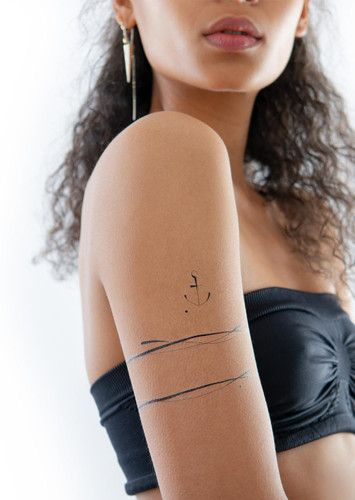 Line Tattoo Arm, Lines Tattoo, Black Line Tattoo, Tattoo Band, Simple Arm Tattoos, Anker Tattoo, Small Shoulder Tattoos, Simple Tattoos For Guys, Tasteful Tattoos