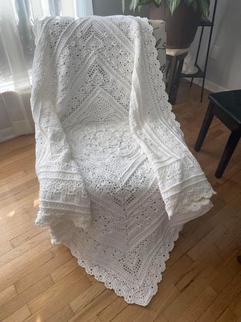 Beige Granny Square Blanket, White And Beige Crochet Blanket, Crochet Blanket Cream, Large Shell Crochet Blanket, Offset Shell Crochet Blanket, Crochet 101, Crochet Curtains, Square Blanket, 3d Pattern