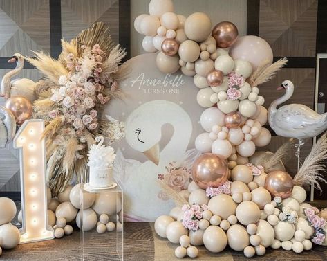 Birthday Dance Party, Dance Party Decor, Vom Avea Un Copil, Swan Baby Shower, Blush Balloons, 1st Birthday Girl Decorations, Baby Birthday Decorations, Rose Gold Balloons, White Balloons