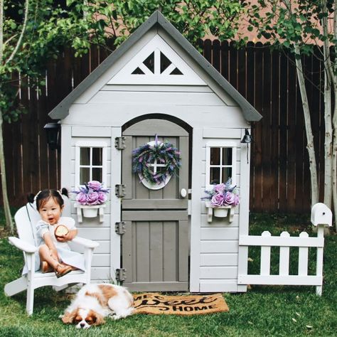 Playhouse Inspiration, Painted Playhouse, Cubby Ideas, Cafe Bench, Plastic Playhouse, Kids Playhouse Outdoors, Wood Playhouse, Playhouse Ideas, Outdoor Playhouse