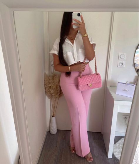 Mother's Day Outfits Black Women, Pink Dinner Outfit Classy, Grown Woman Style Classy, Classy Chic Spring Outfits, Church Outfit Pants Classy, Office Girly Aesthetic, Pink And Gold Outfit Women, Mother Day Outfit Ideas Black Women, Pink Baddie Outfits Night Out