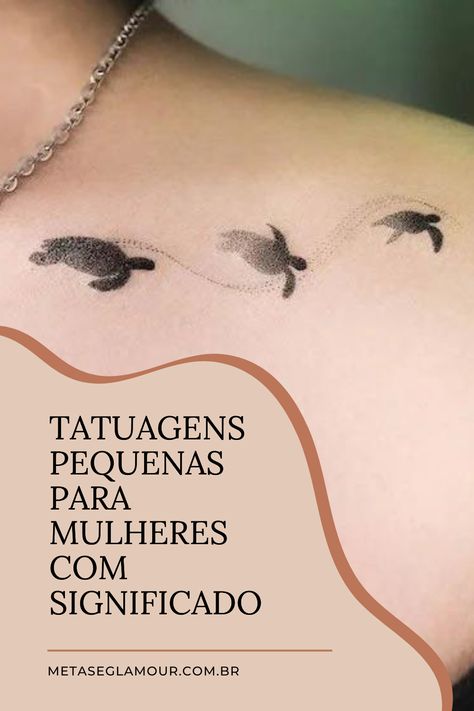 Tatuagens pequenas são poderosas! Discretas ou detalhadas, elas expressam sua personalidade e estilo. Confira nossas sugestões para você fazer logo a sua! #tatuagem #tatuagemfemininanobraco #tatuagemfemininadelicada #significadodetatuagem Tattoo Feminina, Logo A, Portal, Humor, Tattoos, Pins, Black, Humour