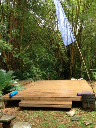 Zen Gardens Backyard, Outdoor Yoga Space Backyards, Backyard Yoga Space Zen Gardens, Backyard Yoga Space, Yoga Garden Space, Outdoor Yoga Platform, Outdoor Yoga Space, Outdoor Meditation Space, Backyard Yoga