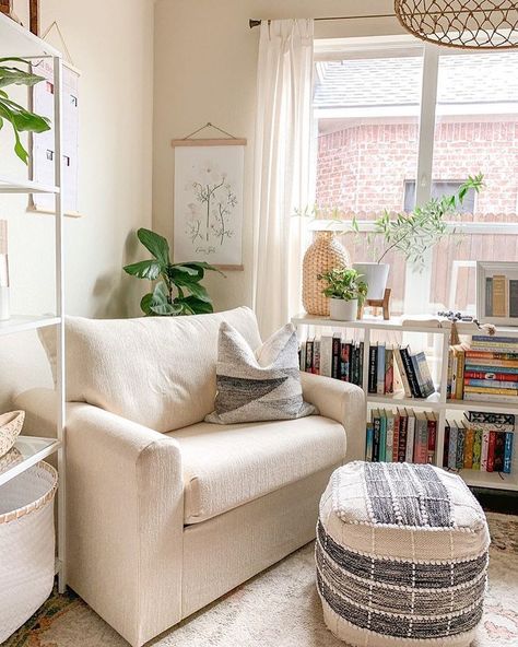 House With Books, Book Corner Ideas Bedroom, Cozy Reading Room, Cozy Sitting Room, Library Corner, Cozy Reading Chair, Cozy Reading Corner, Cozy Sitting Area, Cozy Library