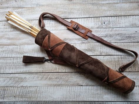 Leather Arrow Quiver, Books Vibe, Back Quiver, Archery Quiver, Leather Quiver, Archery Gear, Bow Quiver, Rangers Apprentice, Arrow Quiver