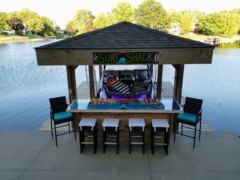 Dock bar boat dock Dock Bar Ideas Lakeside, Boat Dock Furniture Ideas, Dock Bar Ideas, Dock Furniture, Lake House Dock, Dock Bar, Dock Ideas, Cabin Bar, Dock House