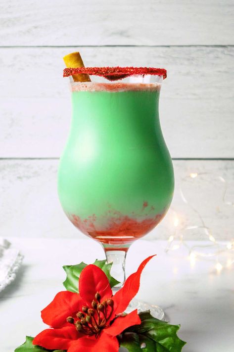 Mistletoe Cocktail - Homemade Hooplah Rumchata Recipes Drink, Alcohol Chocolate, Rumchata Recipes, Lemonade Slush, Peppermint Vodka, Spiked Lemonade, Kahlua Coffee Liqueur, Vodka Lemonade, Homemade Cocktails