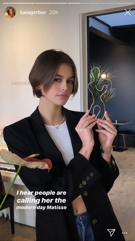 Kaia Gerber Is Closing Out 2019 With Her Shortest Haircut Yet Super Short Haircuts, Longer Pixie Haircut, Cut Her Hair, Shot Hair Styles, Short Bob Haircuts, Kaia Gerber, Girl Short Hair, Short Hair Haircuts, Cut My Hair