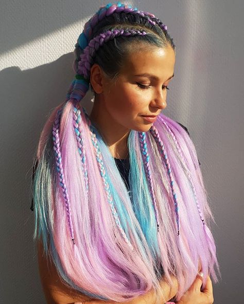 Fake Hair Braids, Festival Hair Braids, Red Scene Hair, Festival Braids, Rave Hair, Colourful Hair, Neon Hair, African Hair Braiding Styles, Lilac Hair