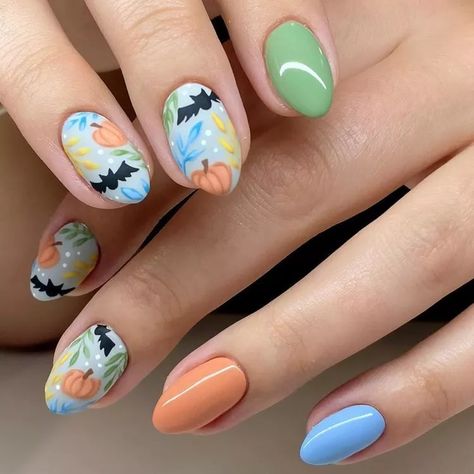 Pumpkin Nail Ideas, Halloween Ideias, Fun Halloween Nails, Pumpkin Nail, Artistic Nails, Simple Nail Art, Finger Paint, Fancy Things, Fall Designs