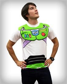 I need this tshirt! Fantasias Toy Story, Disfraz Buzz Lightyear, Disfraz Toy Story, Lightyear Costume, Buzz Lightyear Costume, Popular Costumes, Best Friend Halloween Costumes, Cowboy Costume, Toy Story Buzz Lightyear