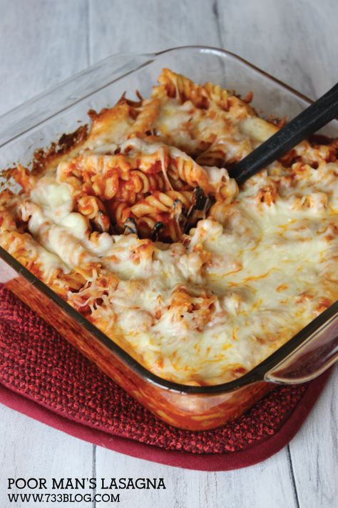 Poor Man's Lasagna Recipe - 4 simple ingredients combine into an amazing dish perfect for a family meal! Cheap Easy Meals, Garlic Knots, Diner Recept, Inexpensive Meals, Cheap Dinner Recipes, Cheap Dinners, Man Food, Frugal Meals, 4 Ingredient