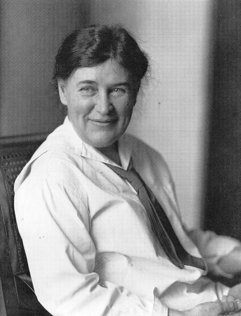 10 Things You Probably Didn't Know About Willa Cather Bad Nerves, Critics Quotes, My Antonia, Classic Authors, Willa Cather, Journal Questions, Woman Authors, Bad Company, Pulitzer Prize