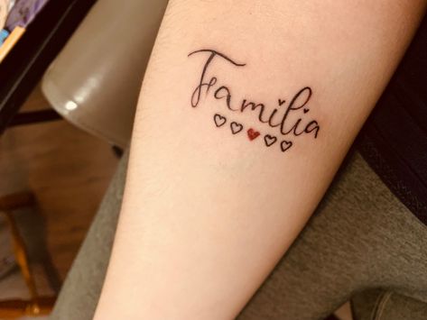 Done by @tattoes20 on instagram #family #five #hearts #tattoo Family Of Five Tattoo Ideas, 5 Hearts Tattoo Family, Family Heart Tattoo Ideas, Five Hearts Tattoo, Family Heart Tattoos, Tattoos Heart, 5 Tattoo, Old School Design, Sand Quotes