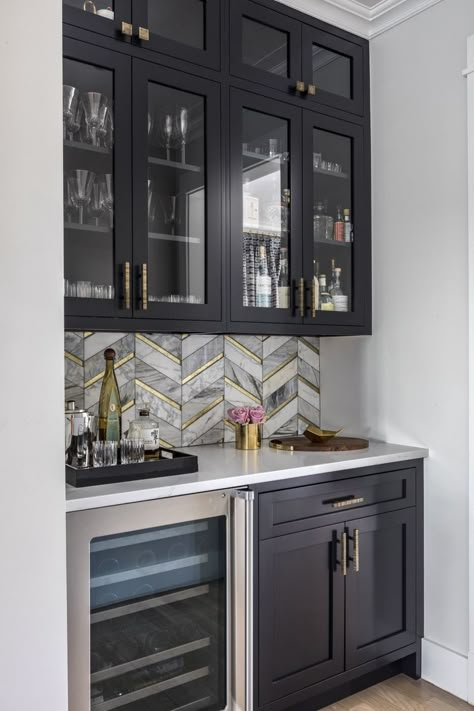 Home Bar With Cabinets, Butlers Pantry With Wine Rack, Modern Open Concept Kitchen Living Room, Butlers Pantry Bar, Office Morale, Basement Finish, Home Wet Bar, Beverage Bar, Bar In Casa