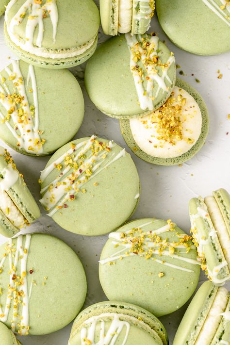 Pistachio Tiramisu Recipe, Pistachio Recipes Desserts, Macaron Decoration, Lemon Pistachio Cake, Pistachio Dessert, Macaron Flavors, Pistachio Cream, Macaroon Recipes, White Chocolate Ganache