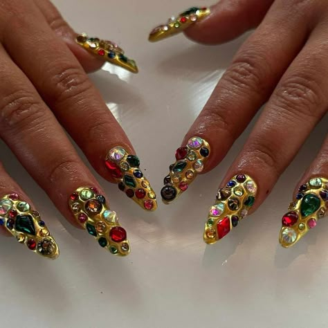 Opulent Nails, Green Tea Nails, Textured Nails, Daisy Acrylic Nails, Gold Chrome Nails, Red And Gold Nails, No Chip Nails, Chic Nail Art, Gold Nail Art