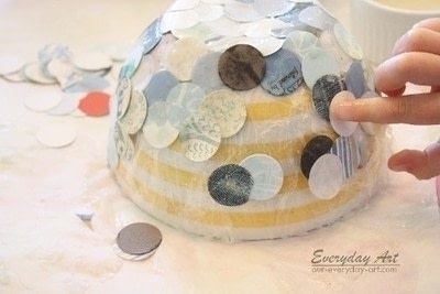 Mod Podge Projects, Paper Mache Bowls, Diy Bowl, Paper Mache Crafts, Paper Bowls, Paper Moon, Everyday Art, Fun Crafts For Kids, Fabric Projects