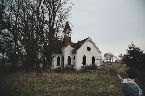 A photo series about liminal space and the new American West Southern Gothic Aesthetic, Where Did You Sleep Last Night, Gothic Western, Western Gothic, Blue Sargent, Gothic Photography, The Rocky Horror Picture Show, Evan Rachel Wood, American Gothic