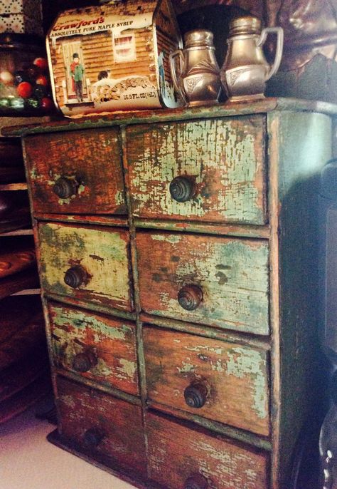 Crate Dresser, Apothecary Ideas, Drawer Cabinets, Boys Furniture, Domestic Bliss, Antique Booth, Upcycling Projects, Old Drawers, Spice Cabinet