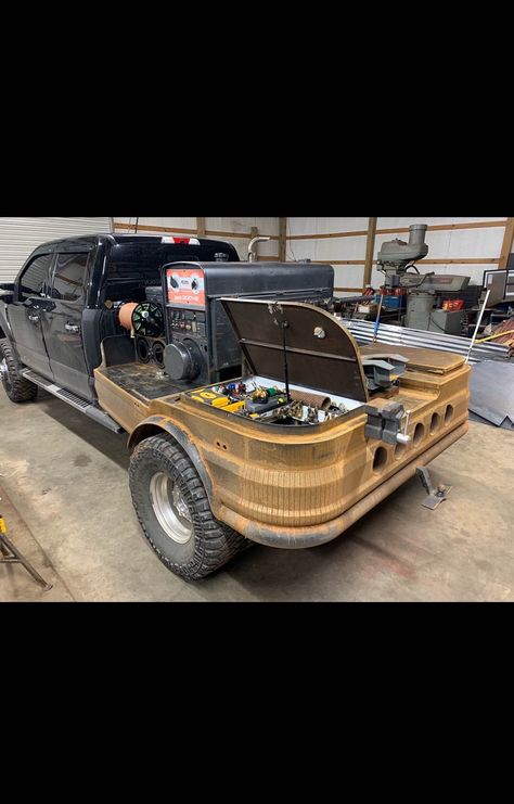 Pipeline Welding Rigs, Flatbed Build, Weld Rig, Welding Truck Bedding, Diy Truck Mods, Welding Memes, Rig Welder, Jeep Wrangler Pickup, Pipeline Welding