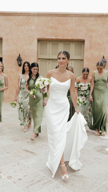 Arizona Bride Co on Instagram: "When you have your bridesmaids wear mismatched dresses and it turns out perfectly ✨ Photographer: @kayleechelseaphotography @asiaheppnerphoto Bridesmaid dresses: @reformation Venue: @royalpalmsweddings Florals: @mintgreendesign Planner: @revelweddingcompany Makeup: @makiajbeauty Cake: @abakeshop Rentals: @brighteventrentals Band: @deanmichaelsent Stationery: @blueagnes.letterpress Mismatched bridesmaid dresses, bridesmaids dress inspiration, green bridesmaids dr Floral Green Bridesmaid Dresses, Green Floral Bridesmaid Dresses Mismatched, Green And White Floral Bridesmaid Dresses, Varied Green Bridesmaid Dresses, Mismatched Green Floral Bridesmaid Dresses, Reformation Green Bridesmaid Dress, Green Mix And Match Bridesmaid Dresses, Green Mismatched Bridesmaid Dresses, Bridesmaid Dresses Mismatched