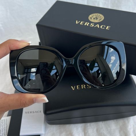 Brand New With Case And Box Authentic Versace Sunglasses Black Frame Vintage Chanel Handbags, Versace Accessories, Versace Sunglasses, Accessories Brand, Rectangle Sunglasses, Gold Sunglasses, Eyeglass Case, Unisex Sunglasses, Vintage Chanel