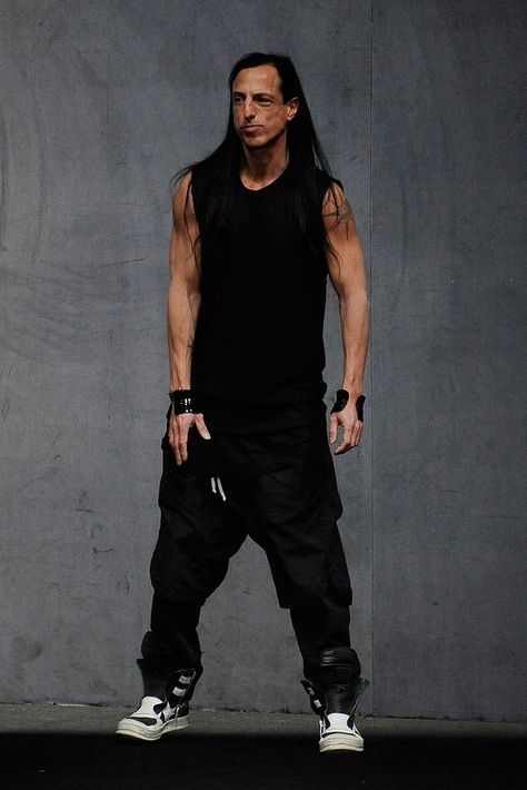 Rick Owens Outfit Men, Rick Owens Shoes Outfit, Rick Owens Street Style, Michele Lamy, Rick Owens Outfit, Dark Style, Long Skirts For Women, Mens Fashion Classy, Runway Looks