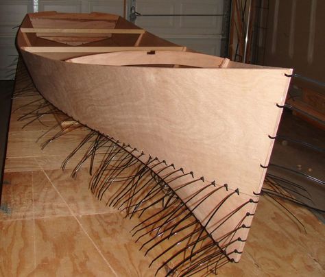 Popular Mechanics Diy, Boat Diy, Canoe Plans, Wood Boat Building, Plywood Boat Plans, Wood Boat Plans, Wooden Canoe, Plywood Boat, Dream Boat