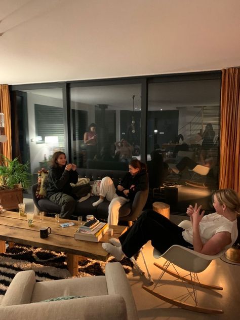 Living With Best Friend Apartment Aesthetic, Girls Night Aesthetic Home, Friends Pov, Friends Hanging Out, Life Vision Board, Living Together, Friends Gathering, Teenage Dream, Night Aesthetic