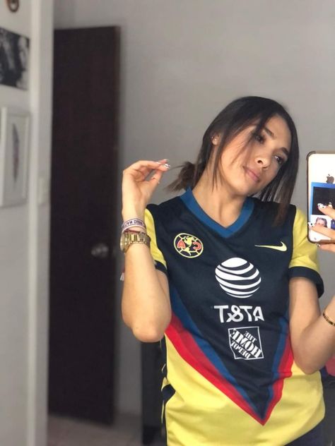 Jersey Bola, America Outfit, Club America, Girls Soccer, Soccer Kits, Teen Girls, Graffiti, Soccer, Gym