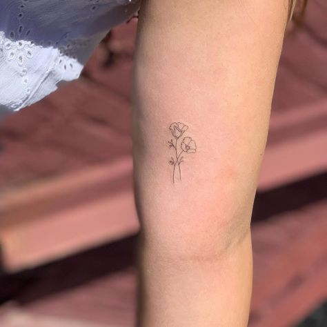 Joey Hill on Instagram: “Poppy flower~ • • • #losangelestattoo#sanfranciscotattoo#singleneedle#finelinetattoo” Wildflower Poppy Tattoo, Mogra Flower Tattoo, Small Petunia Tattoo, Poppy Flower Minimalist Tattoo, Single Needle Poppy Tattoo, Tiny Poppy Flower Tattoo, Minimal Poppy Flower Tattoo, 3 Flower Tattoo, California Poppy Fine Line Tattoo