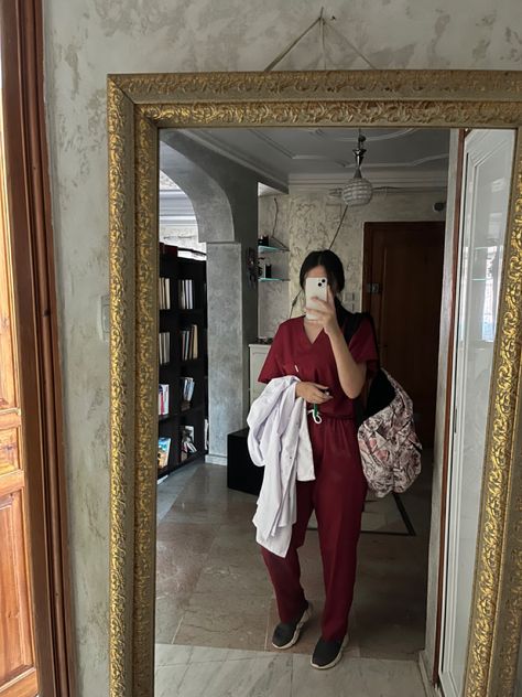 Red scrub Red Scrubs Aesthetic, Scrubs Aesthetic Medical, Scrub Photoshoot, Red Scrubs Outfit, Tiara Kartika, Pharmacist Quote, Medical Student Outfit, Flower Bouquet Snapchat Story, Scrubs Aesthetic